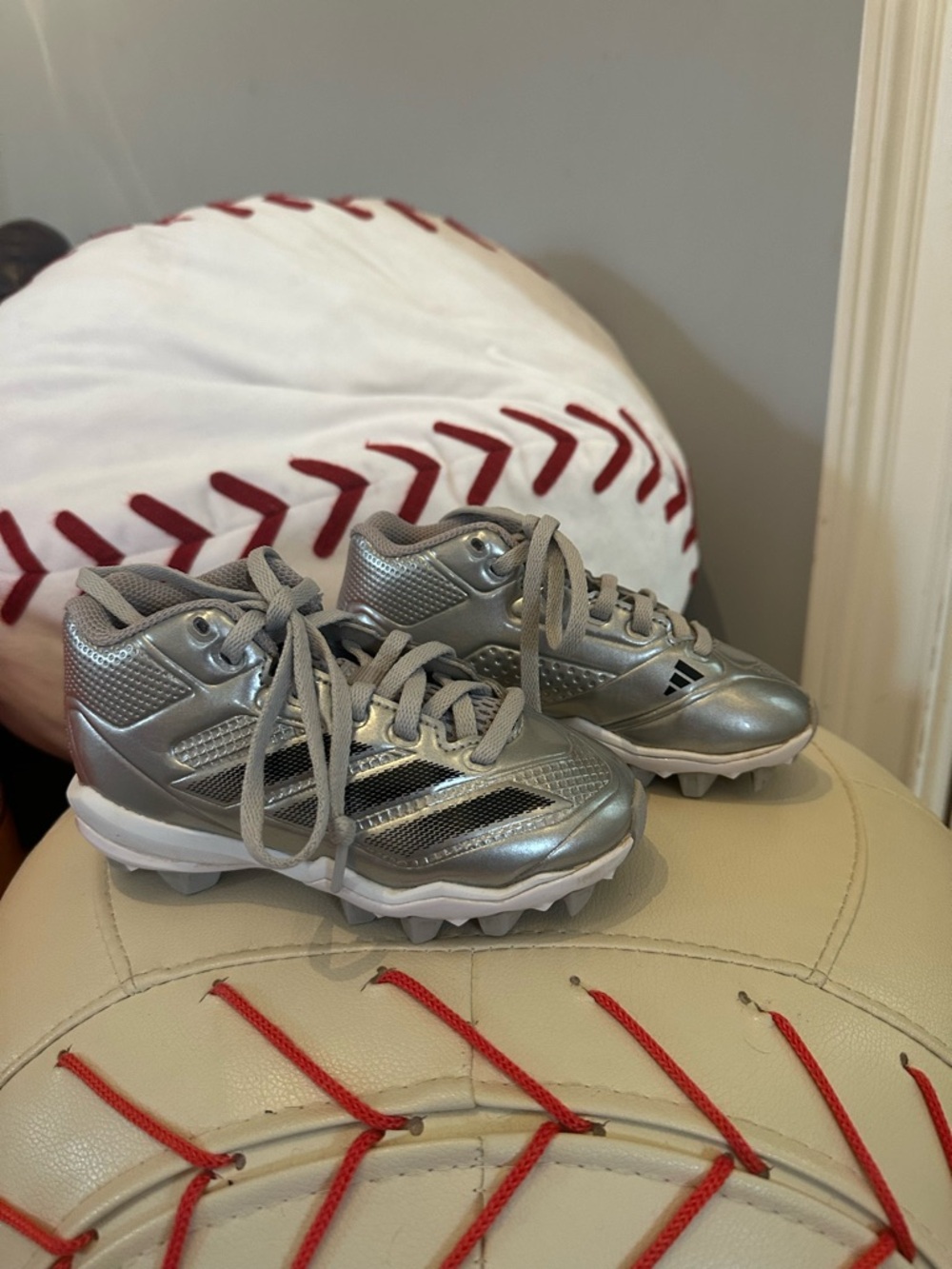 Kids Silver ADIDAS Athletic Cleats - Lightweight Sport Shoes